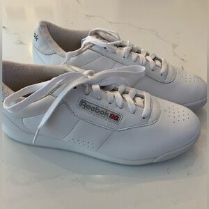 Reebok Women’s Size White Classic Shoe Sneakers NEW Minor Flaw.